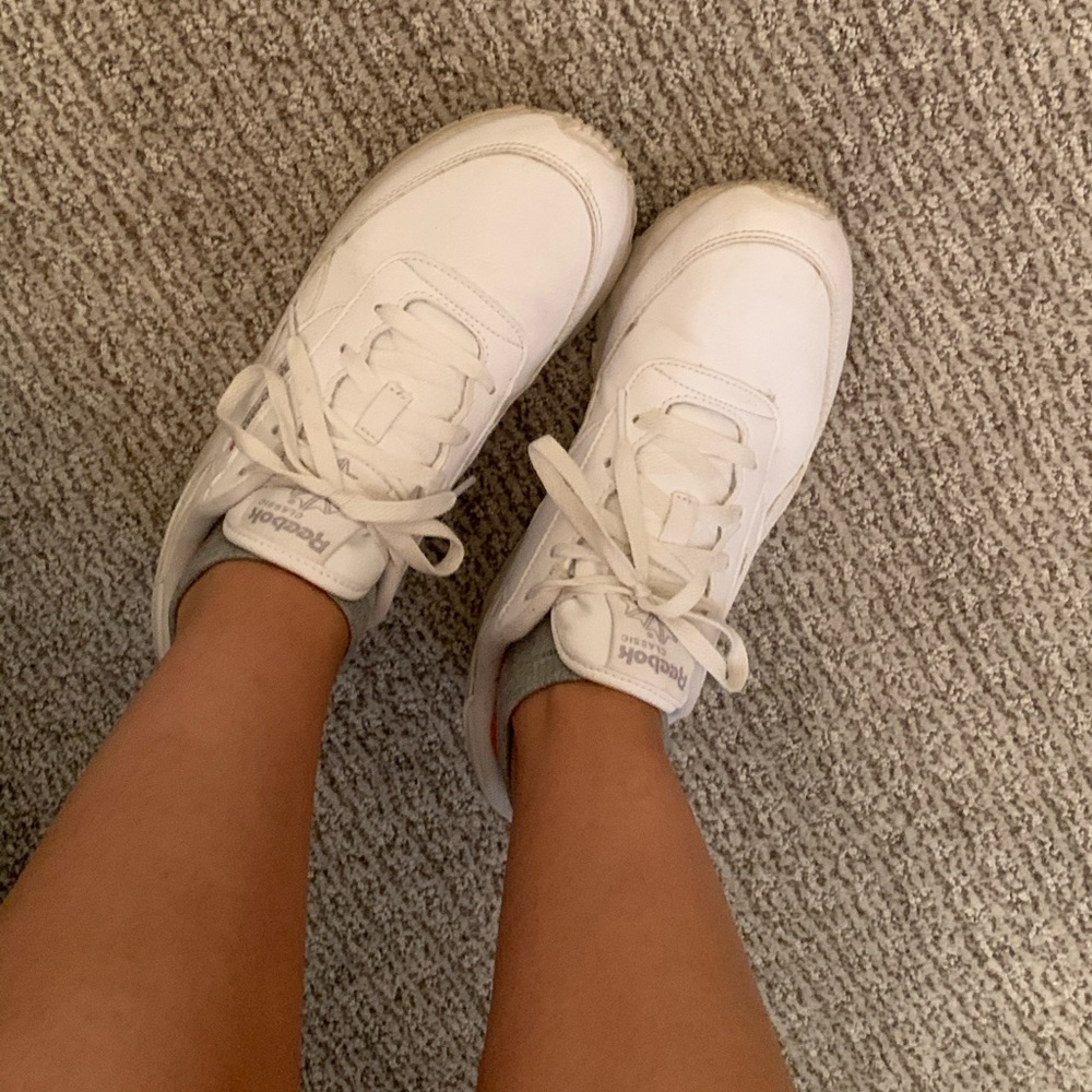 Reebok classic tennis shoes